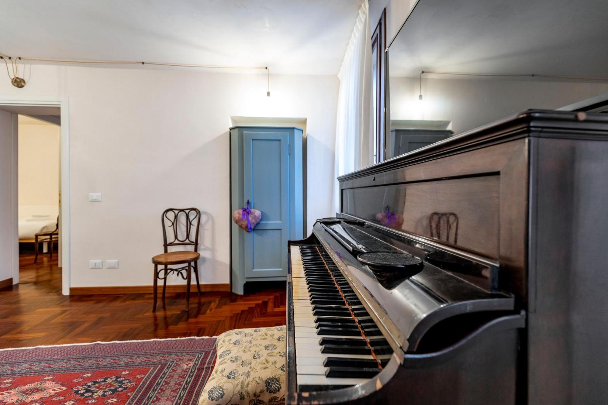 ヴェネツィアSan Silvestro Houseアパートメント エクステリア 写真